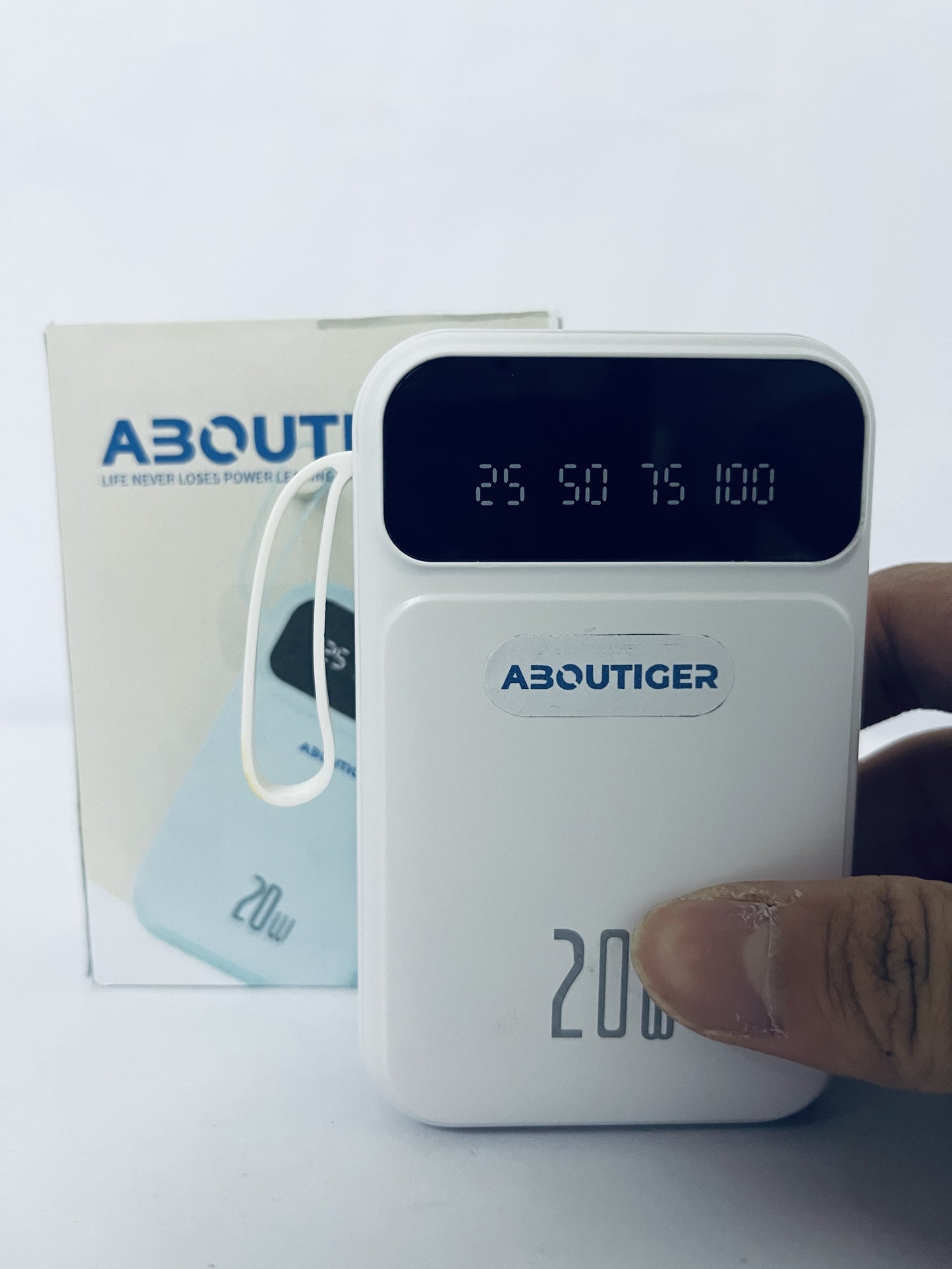 ABOUTIGER Portable Charger led lights show the current remaining power