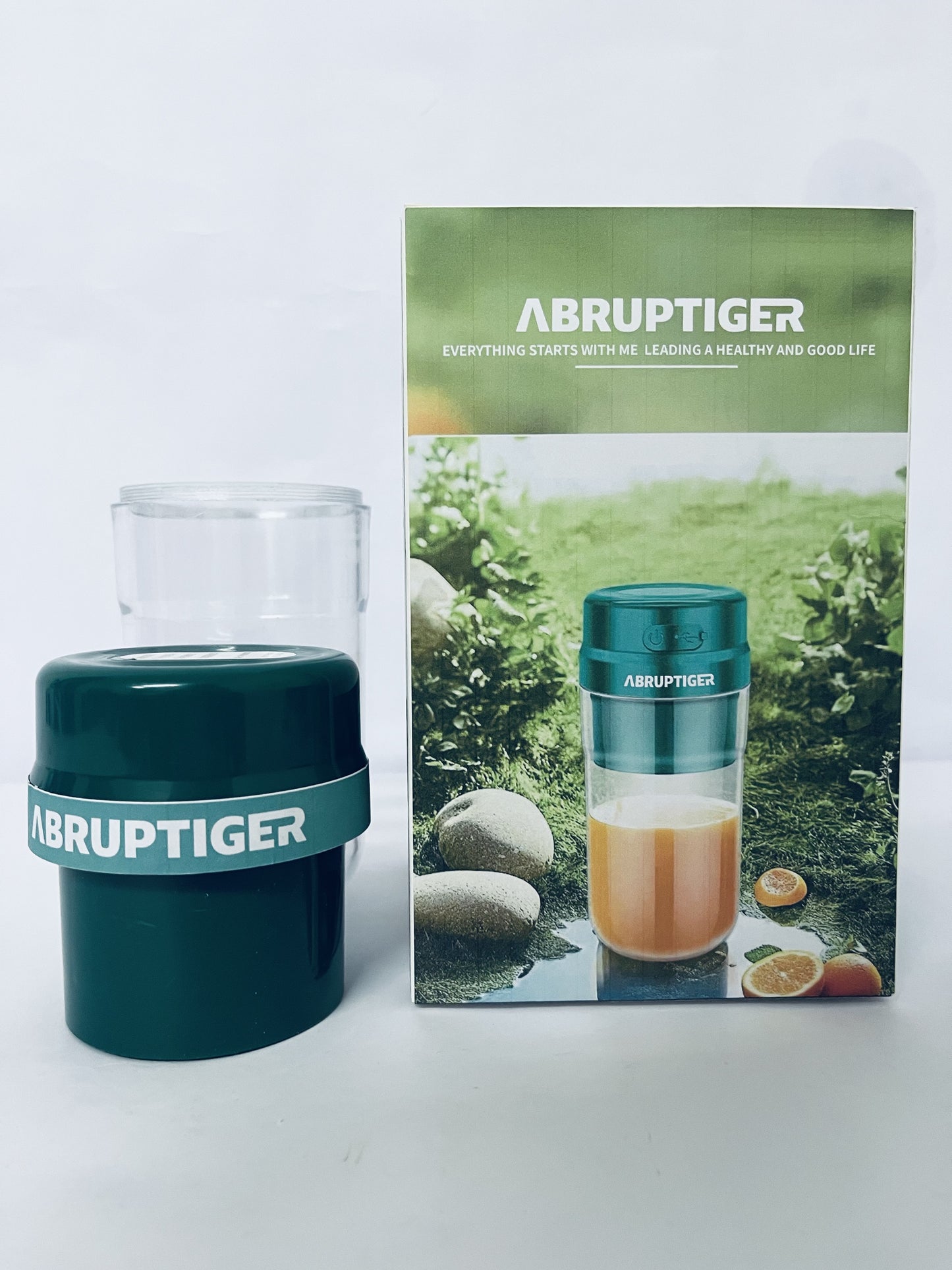 ABRUPTIGER Electric juicers Electric Stirring Cup USB Rechargeable Models Green with a Carry Handle Convenient to Carry 550ml Large Capacity Sharp Stainless Steel Blade Squeeze Fruit Vegetables Shake
