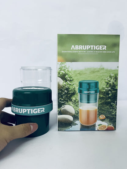 ABRUPTIGER Electric juicers Electric Stirring Cup USB Rechargeable Models Green with a Carry Handle Convenient to Carry 550ml Large Capacity Sharp Stainless Steel Blade Squeeze Fruit Vegetables Shake