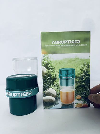 ABRUPTIGER Electric juicers Electric Stirring Cup USB Rechargeable Models Green with a Carry Handle Convenient to Carry 550ml Large Capacity Sharp Stainless Steel Blade Squeeze Fruit Vegetables Shake