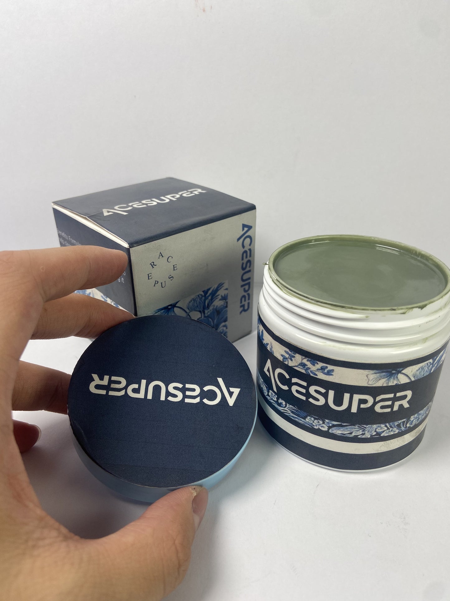 ACESUPER Face creams Natural Face Scrub with Walnut Shell,Manuka Honey,Aloe Vera,Orange Oil,Cehami Extract,Sunflower Oil help cleanse the skin of turbidity smooth and refined