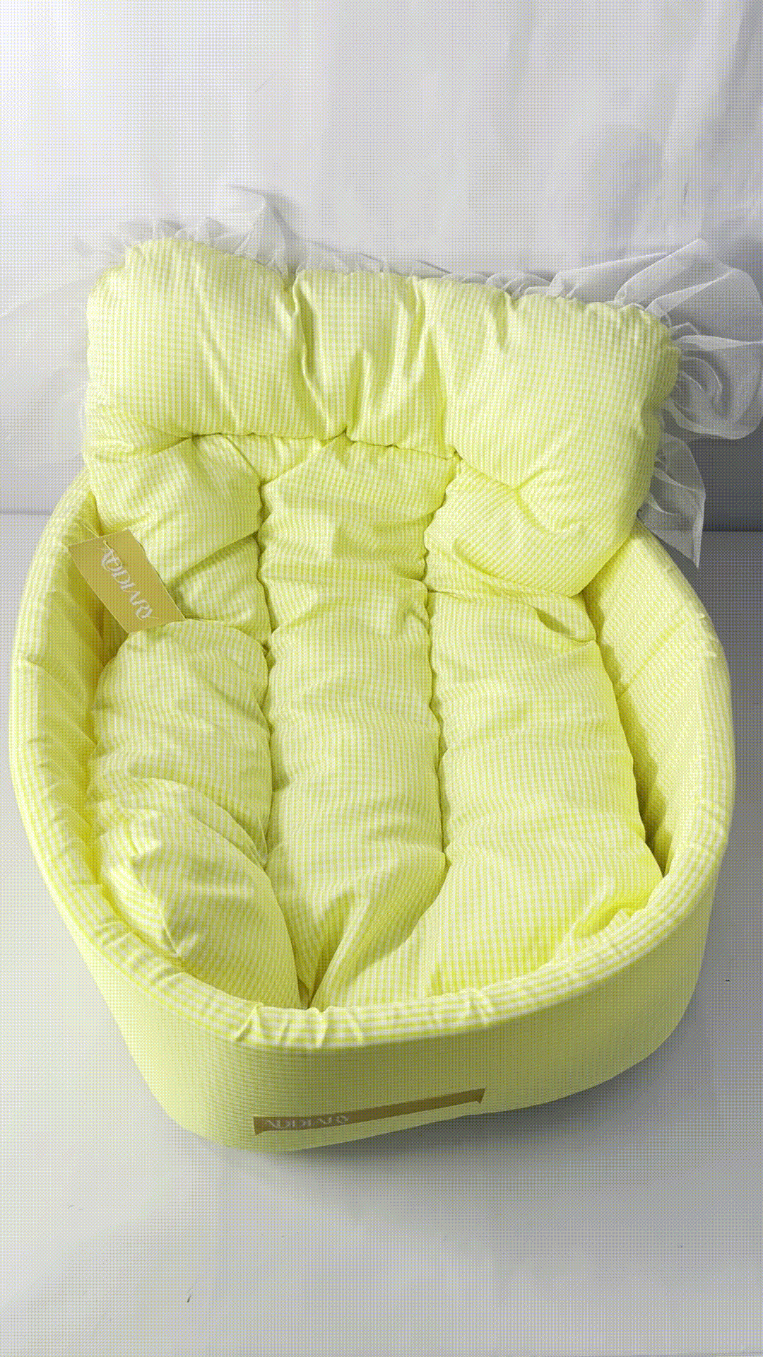 ADDIARY Pet furniture Cute Calming Pet Sofa with Washable, Anti-Slip & Water-Resistant Oxford Bottom