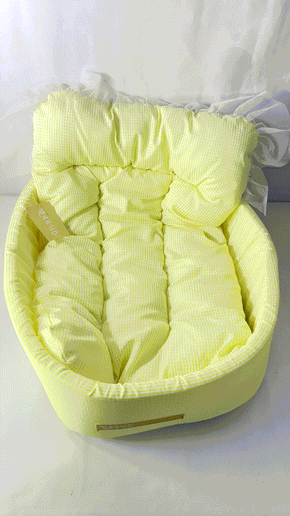 ADDIARY Pet furniture Cute Calming Pet Sofa with Washable, Anti-Slip & Water-Resistant Oxford Bottom