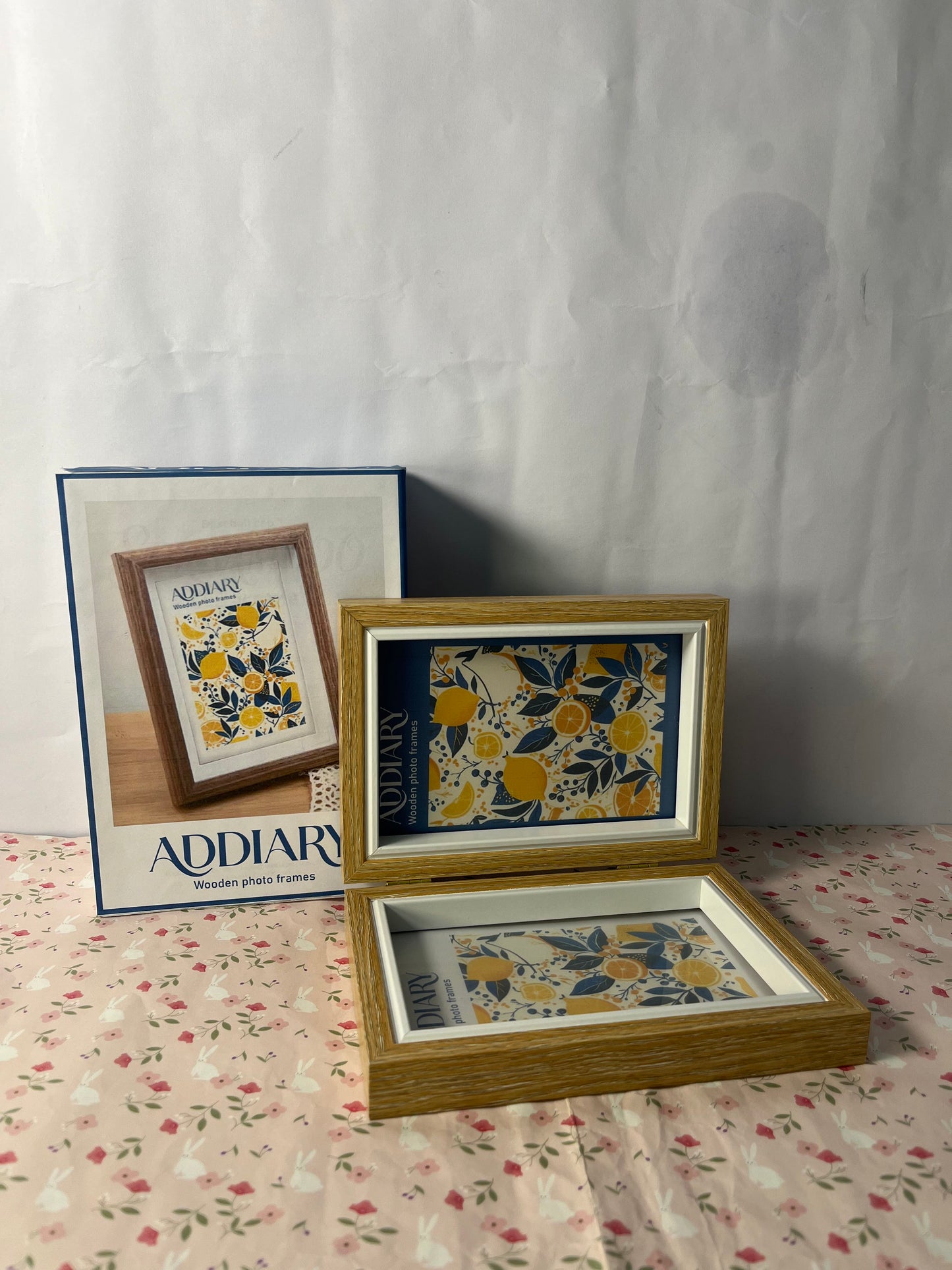 ADDIARY Picture frames 2Pcs Floating Frame, 7 x 5 Inch Natural Wood Pictures Frames for Pressed Flowers Standing Wall Hanging Picture Collection, Natural Wood