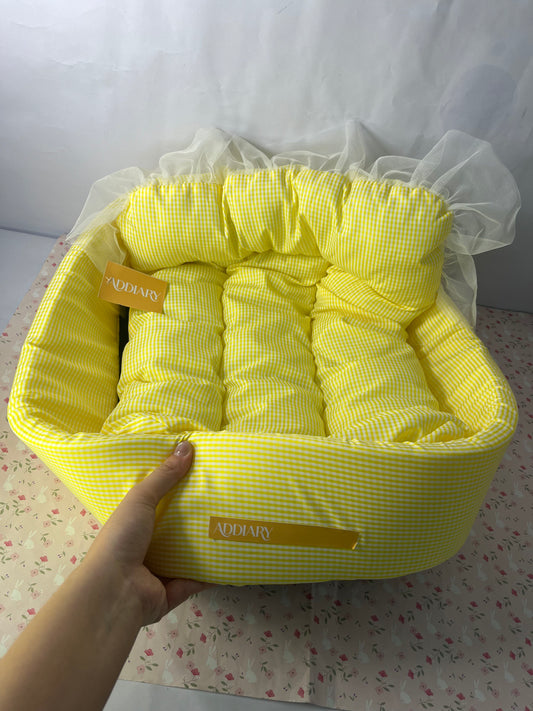ADDIARY Pet furniture Cute Calming Pet Sofa with Washable, Anti-Slip & Water-Resistant Oxford Bottom