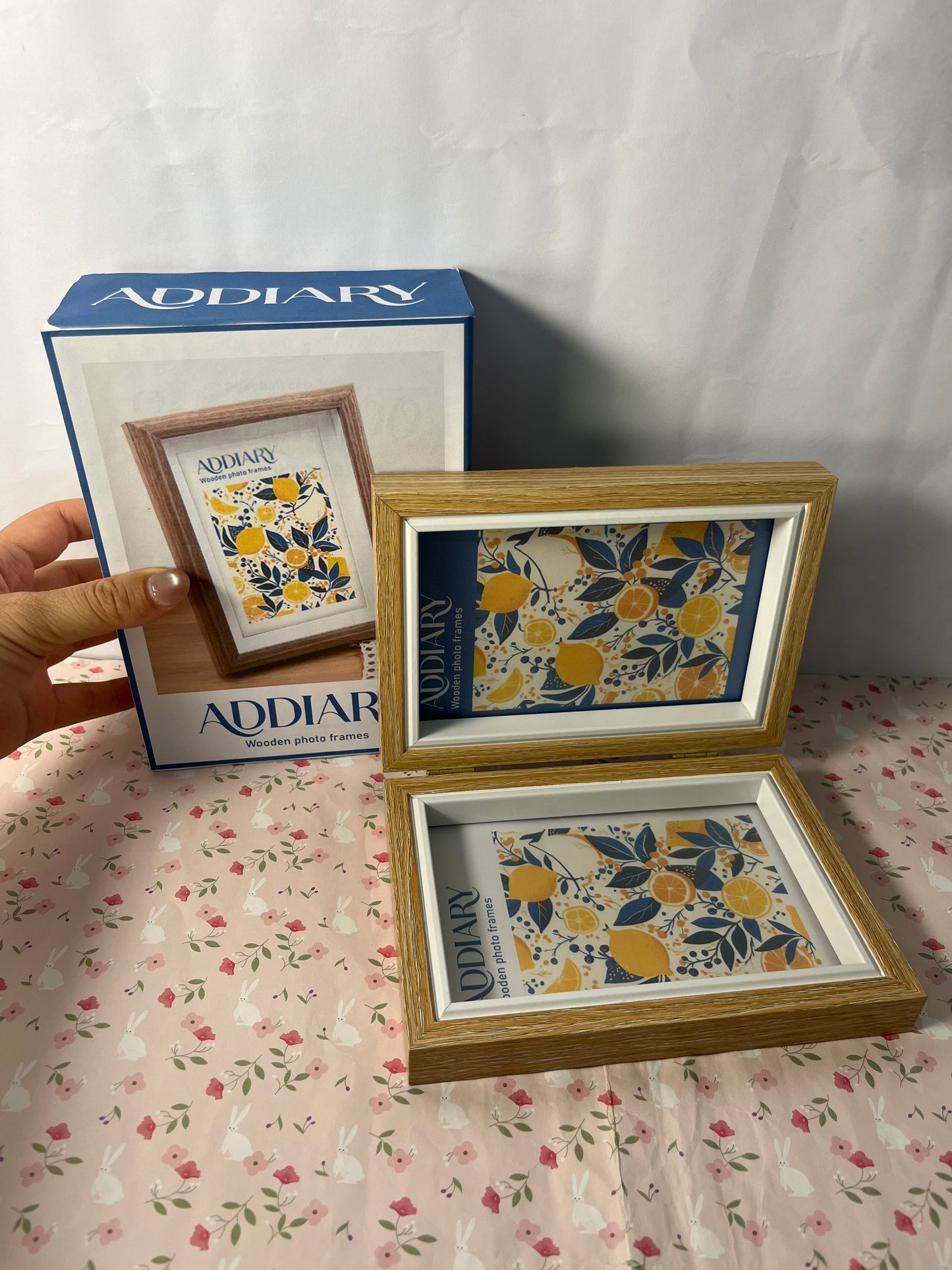 ADDIARY Picture frames 2Pcs Floating Frame, 7 x 5 Inch Natural Wood Pictures Frames for Pressed Flowers Standing Wall Hanging Picture Collection, Natural Wood