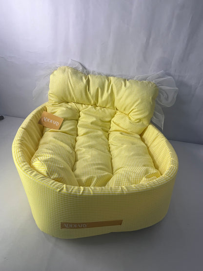 ADDIARY Pet furniture Cute Calming Pet Sofa with Washable, Anti-Slip & Water-Resistant Oxford Bottom