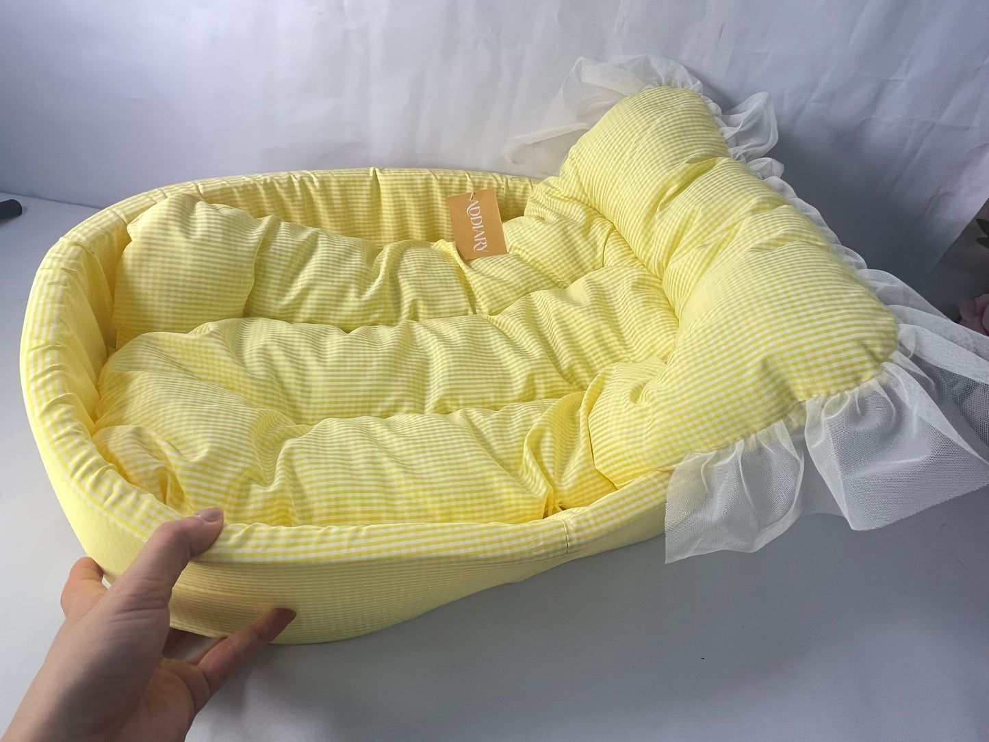 ADDIARY Pet furniture Cute Calming Pet Sofa with Washable, Anti-Slip & Water-Resistant Oxford Bottom