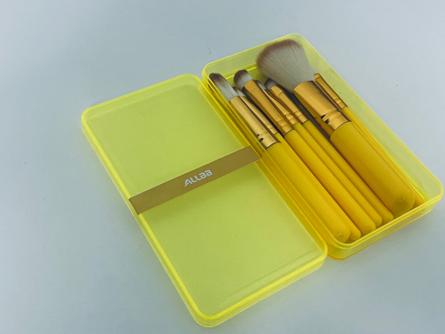 ALLBB Yellow Cosmetic Brush Set (7Pcs) - 2 Large Full-Face + 5 Small Detail Brushes, Soft Synthetic Bristles for Daily & Travel Use