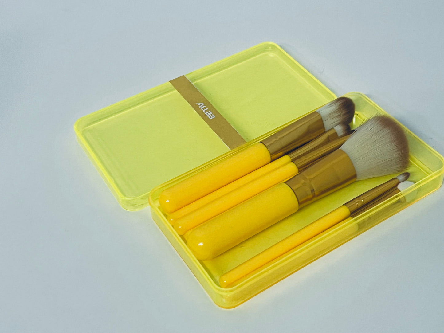 ALLBB Yellow Cosmetic Brush Set (7Pcs) - 2 Large Full-Face + 5 Small Detail Brushes, Soft Synthetic Bristles for Daily & Travel Use