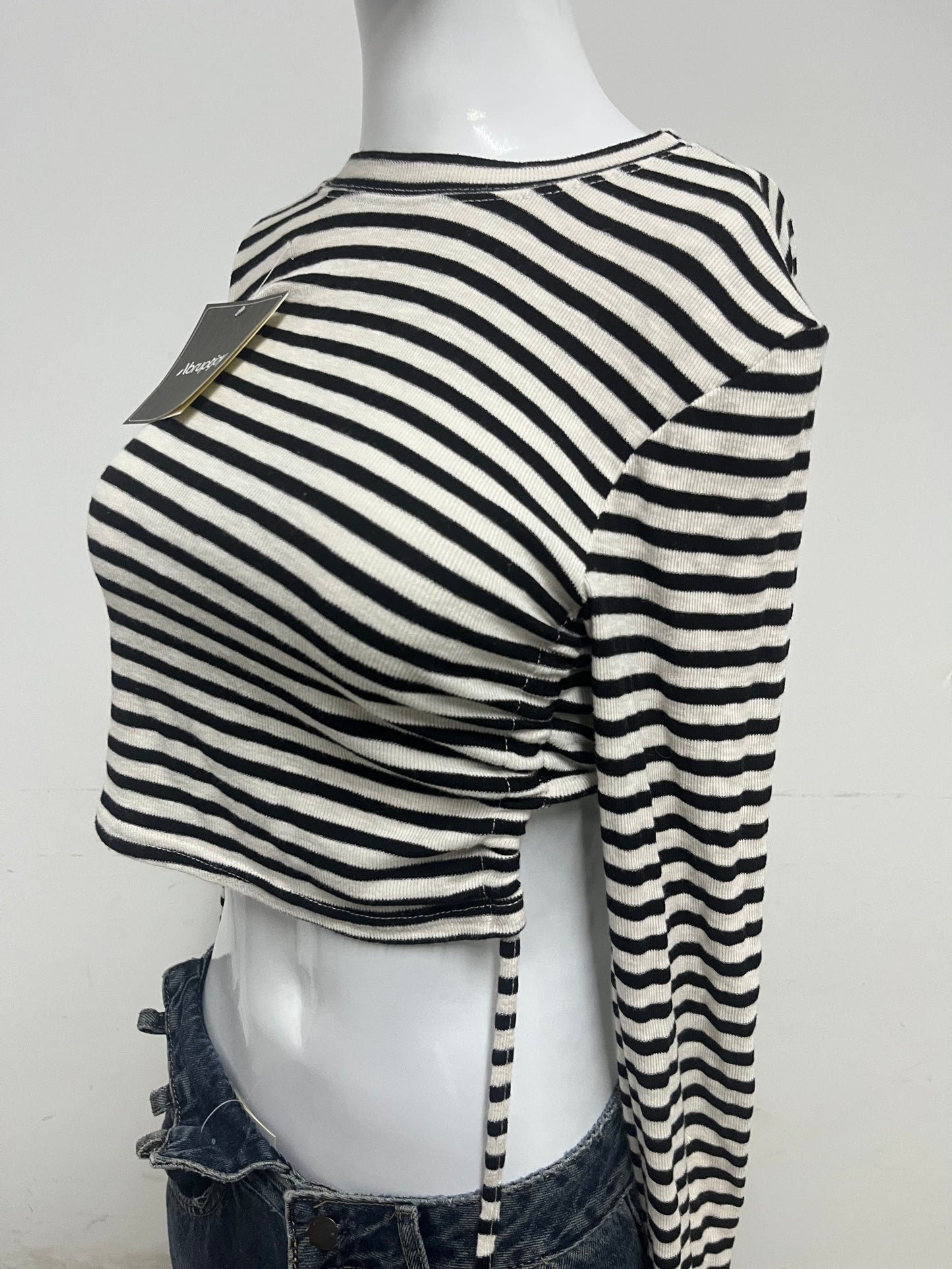 [Abruptjoy Tops as clothing]——Y2K Striped Cropped Long-Sleeve Top - High-Waist Slimming Crop Tee
