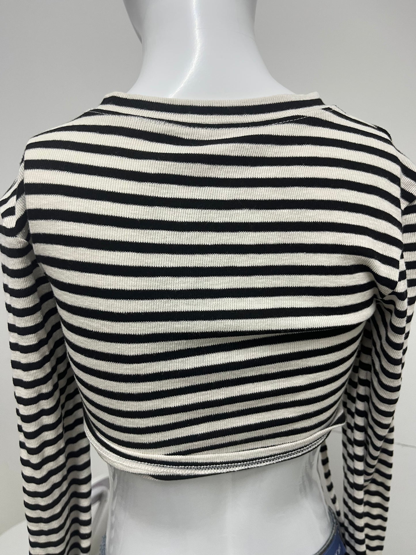 [Abruptjoy Tops as clothing]——Y2K Striped Cropped Long-Sleeve Top - High-Waist Slimming Crop Tee