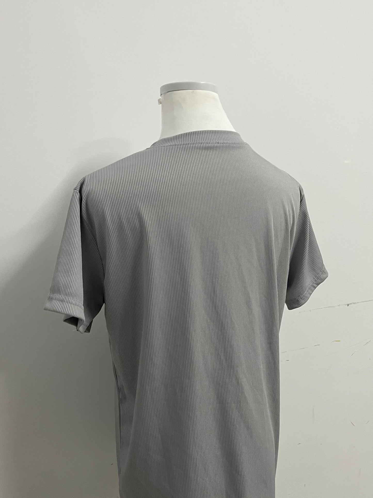 Actalove Men's Grey Vertical Stripe Short-Sleeve T-Shirt - A Daily Choice for Comfort and Texture