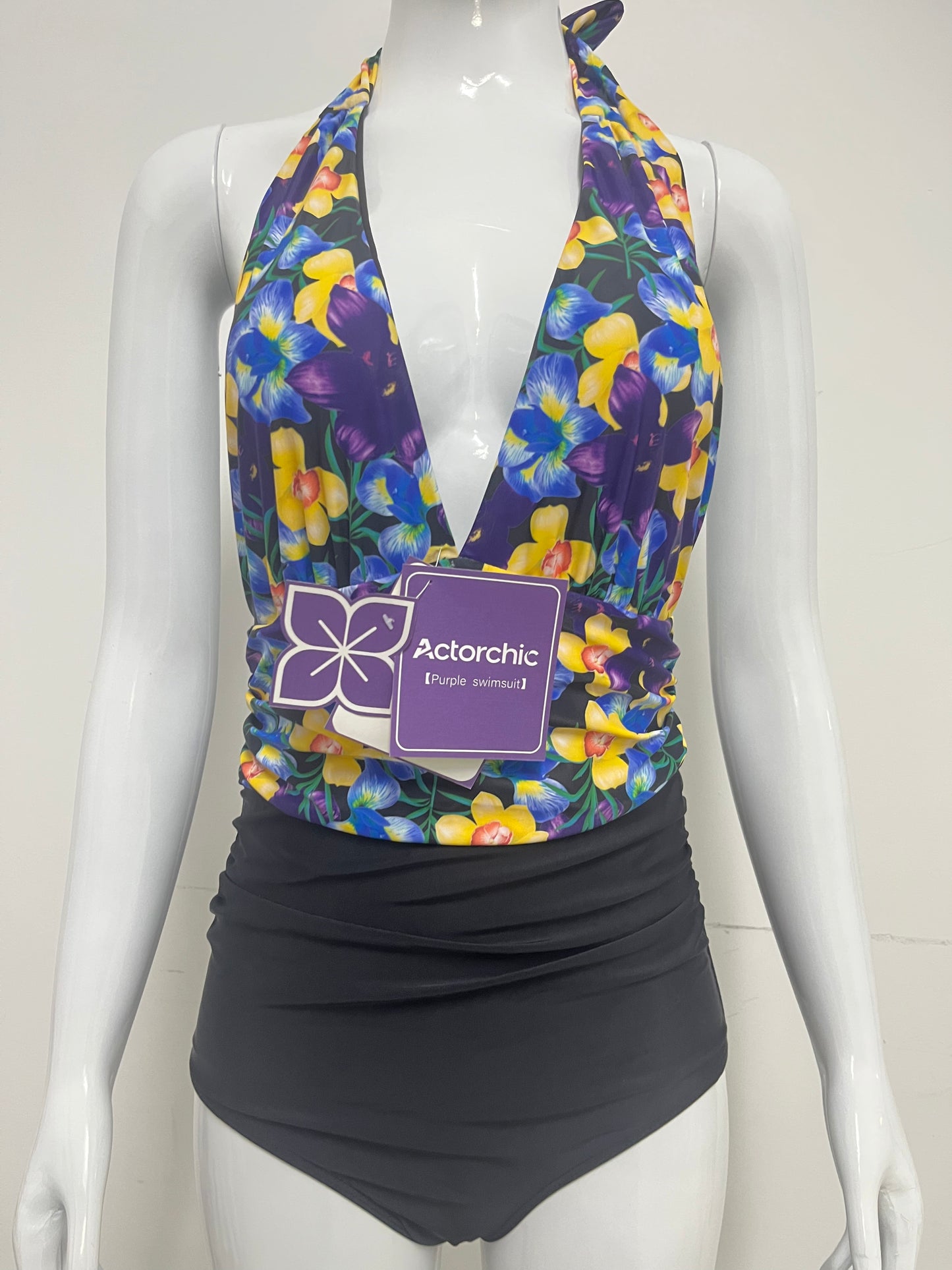 [Actorchic Swim suits]——Deep V Halter One-Piece Swimsuit - Tummy-Control Resort Swimwear