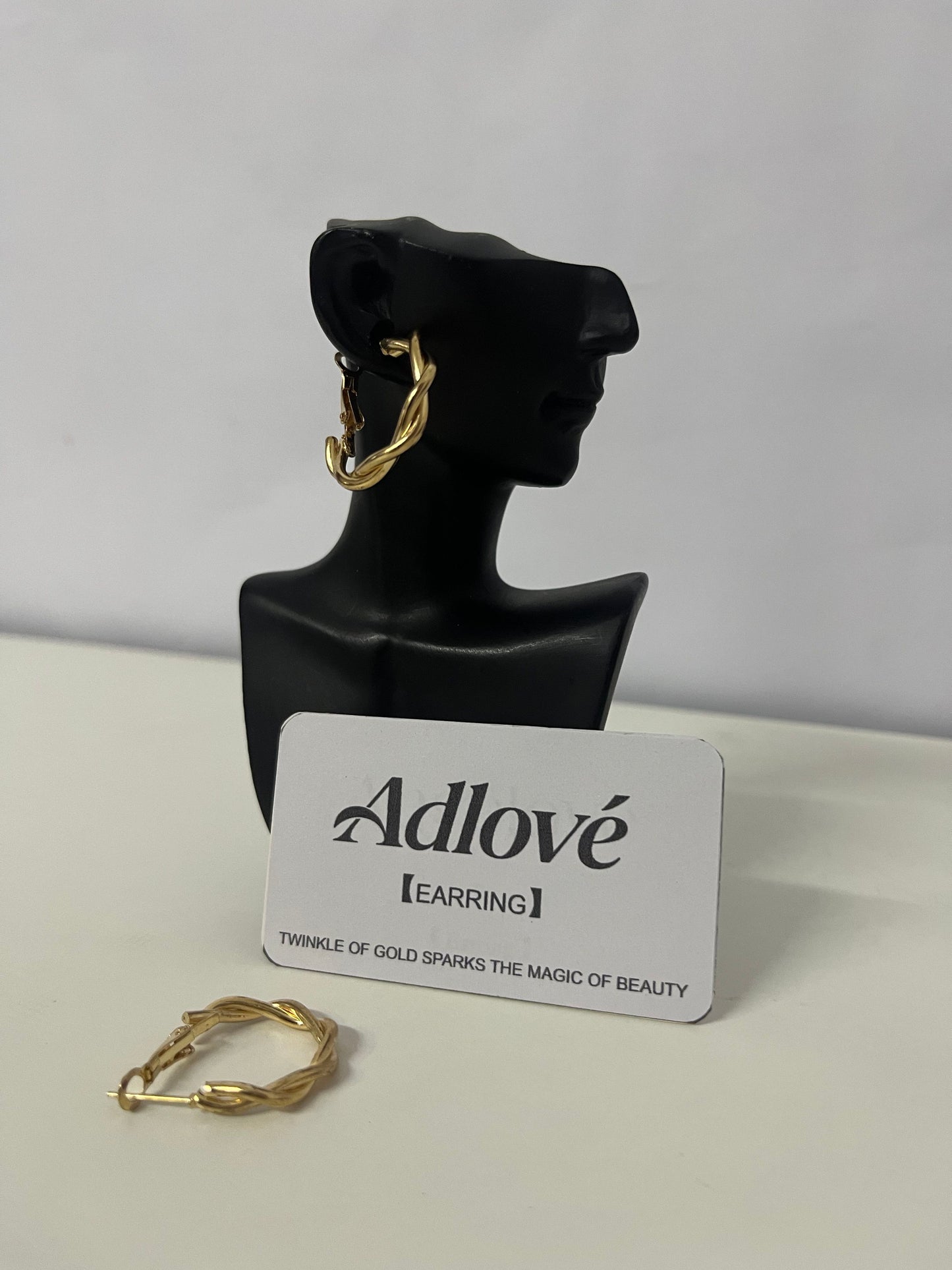【Adlove Twisted Gold Hoop Earrings | Spark Your Beauty Magic】