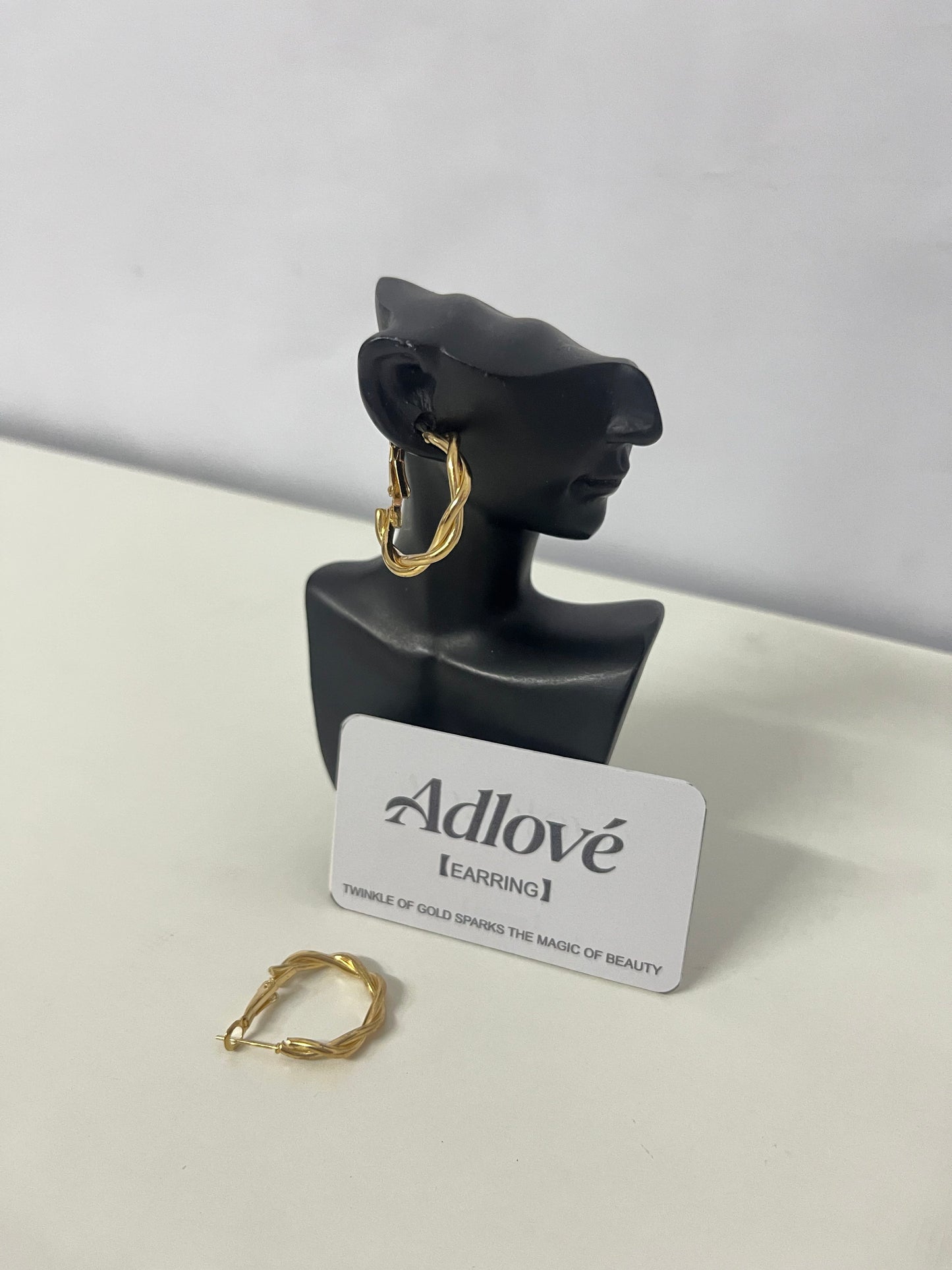 【Adlove Twisted Gold Hoop Earrings | Spark Your Beauty Magic】