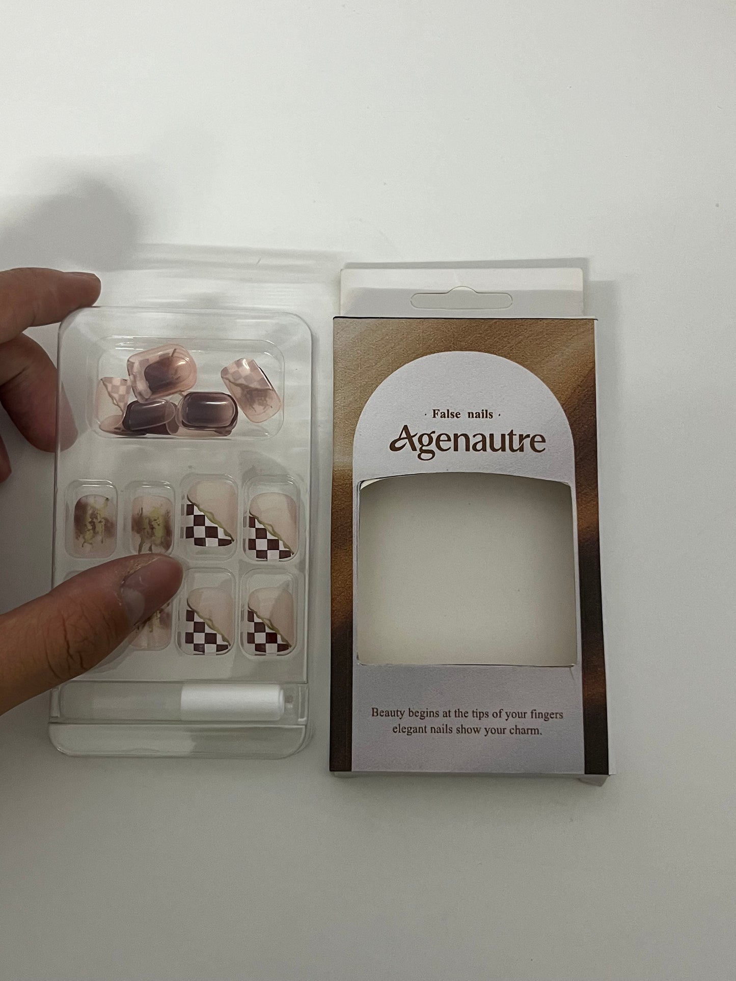 [Agenautre False nails]——Checkerboard Gradient Press-On Nails - Short French Nail Tips