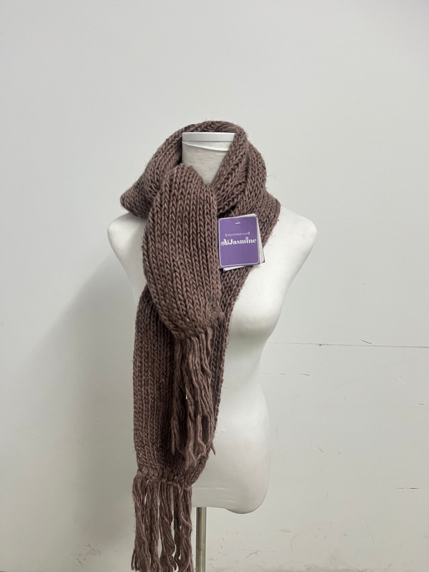 AiJasmine Wool Knitted Scarf Warm & Soft Retro Texture A Fashionable Warm Accessory for Autumn and Winter