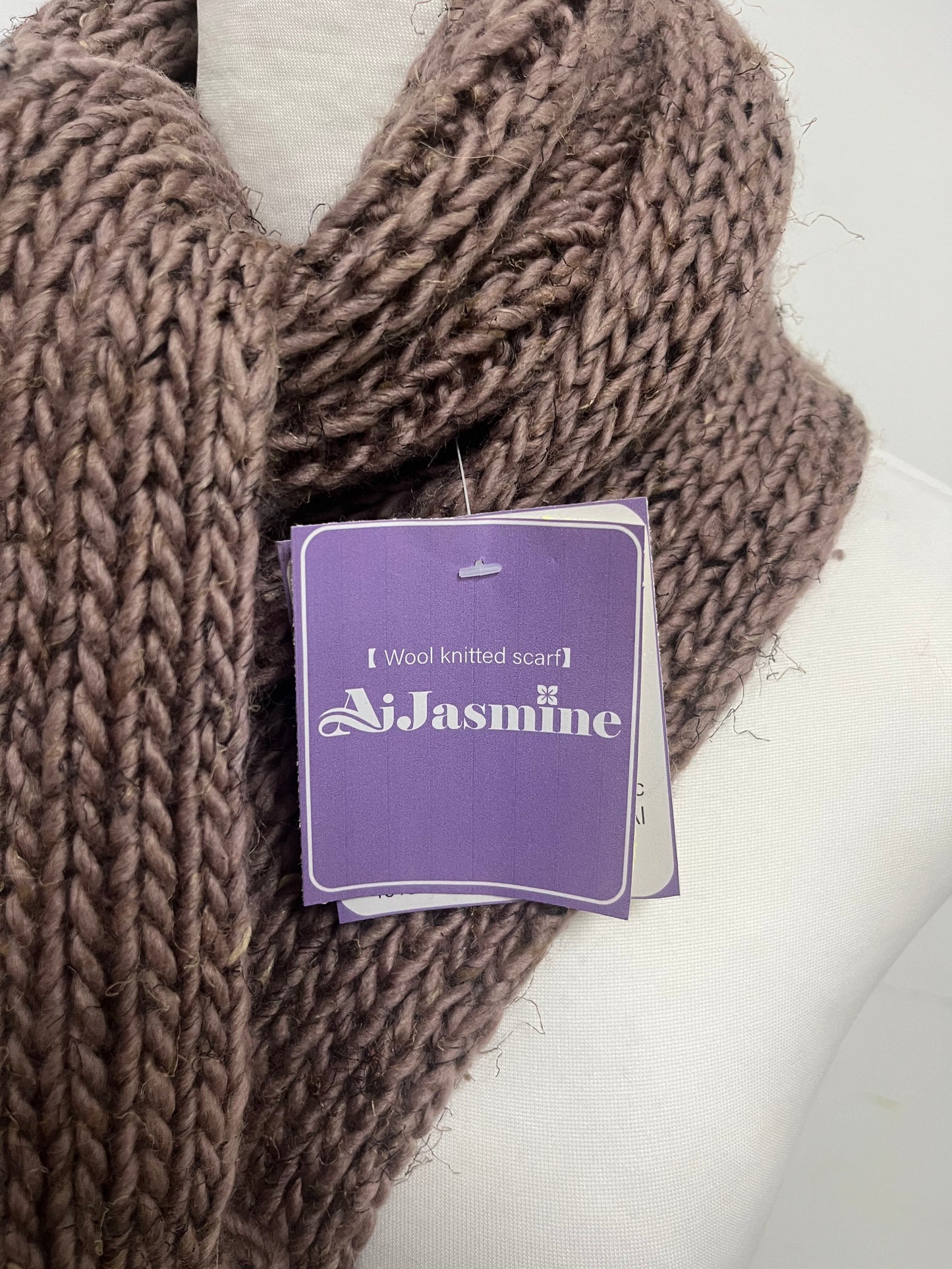 AiJasmine Wool Knitted Scarf Warm & Soft Retro Texture A Fashionable Warm Accessory for Autumn and Winter