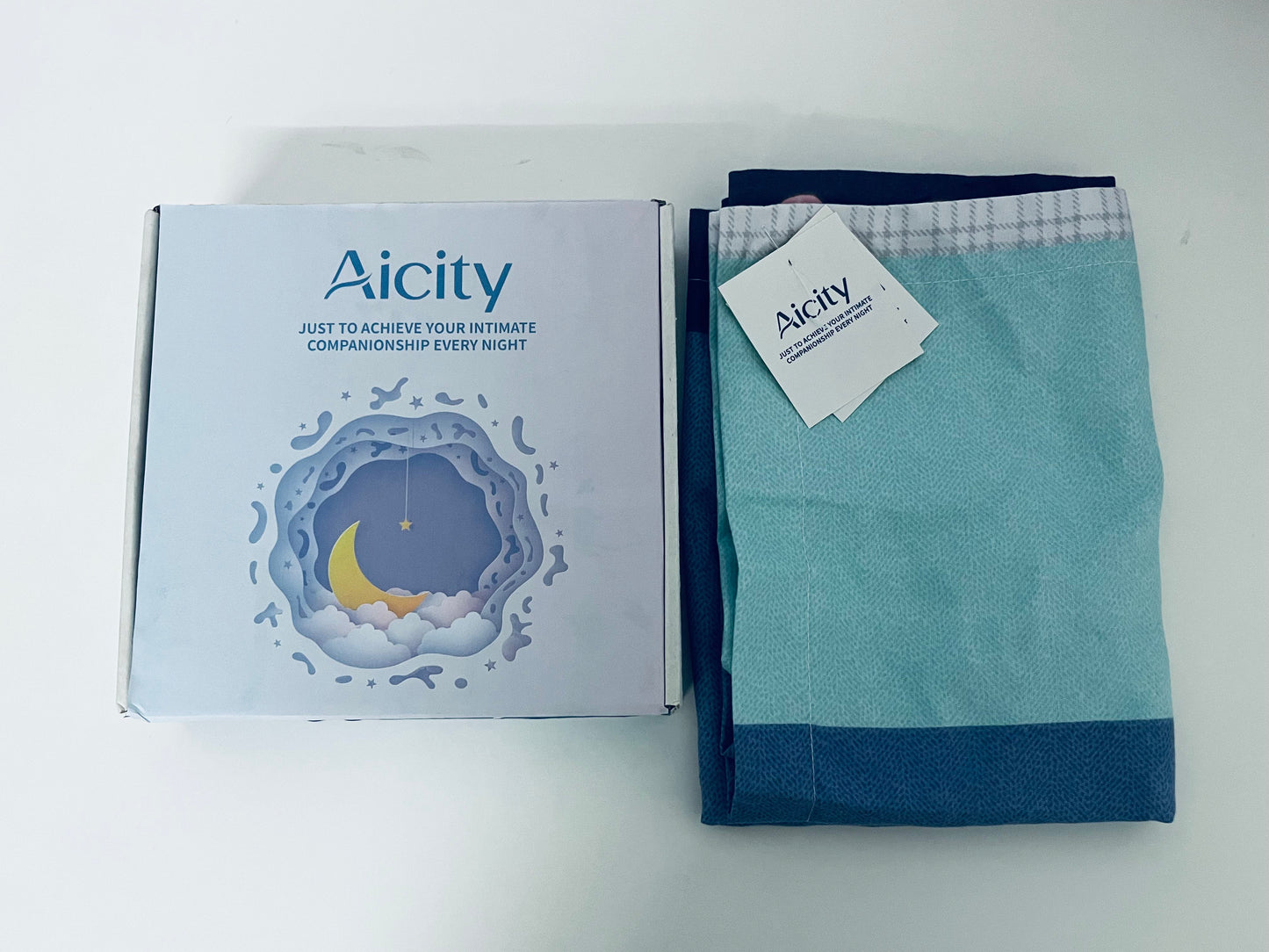 【Aicity Two-Tone Pillow Sham】—— Cozy Bedding Accessory for Intimate Night Companionship