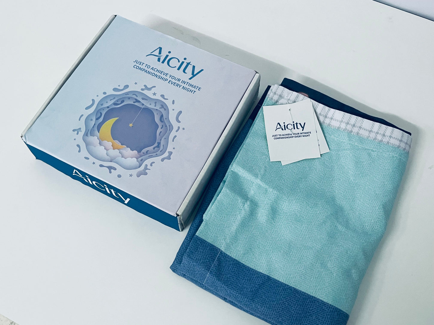 【Aicity Two-Tone Pillow Sham】—— Cozy Bedding Accessory for Intimate Night Companionship