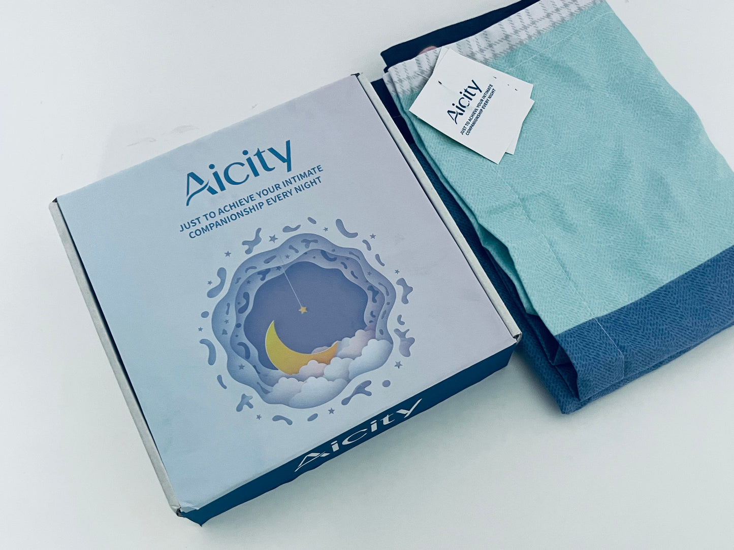 【Aicity Two-Tone Pillow Sham】—— Cozy Bedding Accessory for Intimate Night Companionship