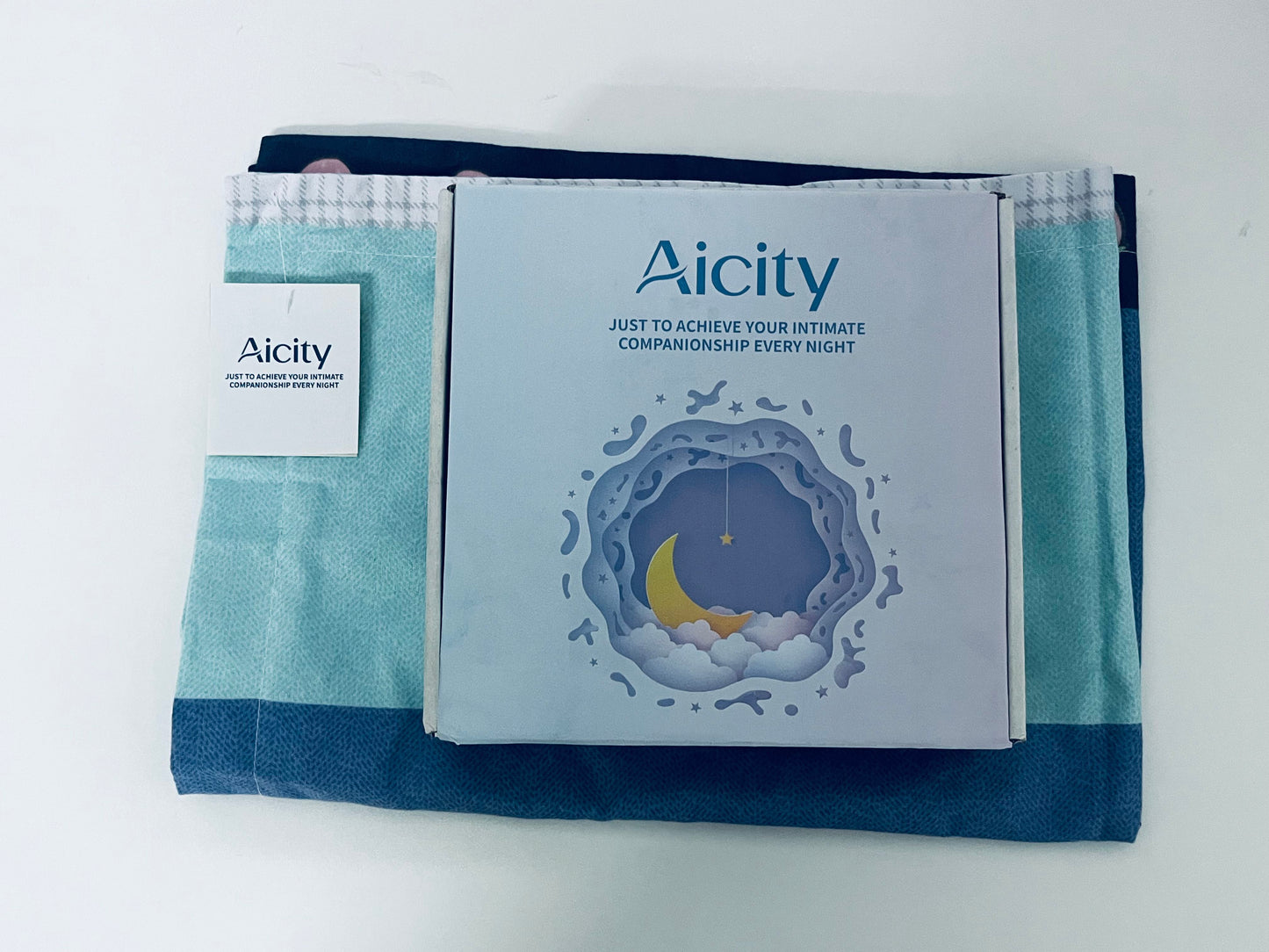 【Aicity Two-Tone Pillow Sham】—— Cozy Bedding Accessory for Intimate Night Companionship