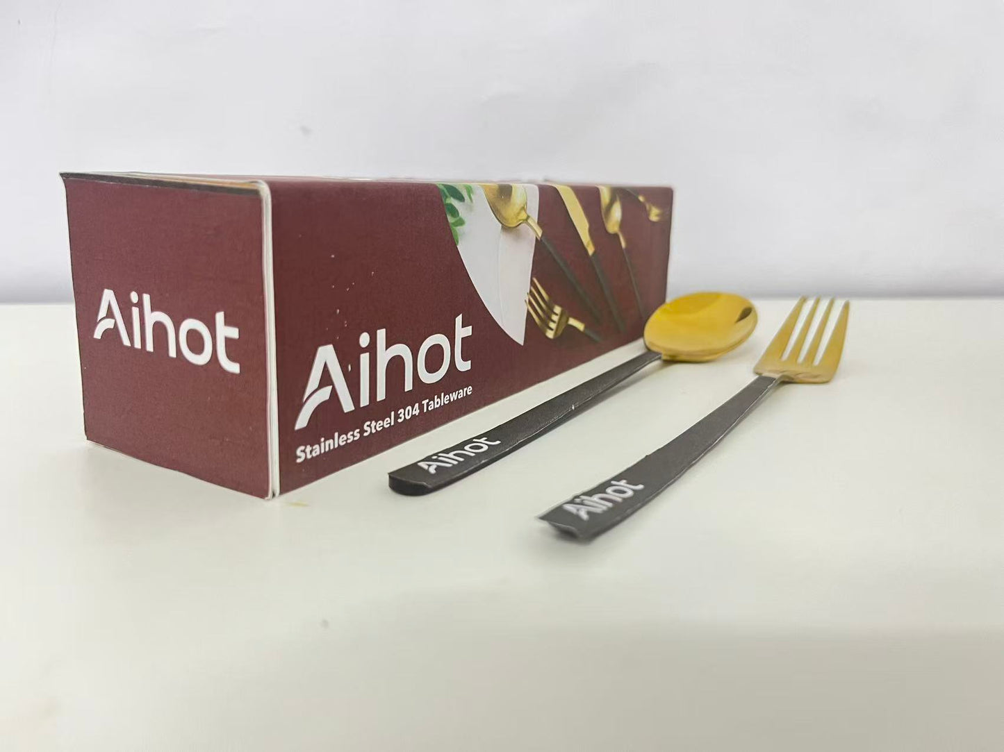 Aihot Flatware Set - Gold & Black 304 Stainless Steel for Elegant Dining