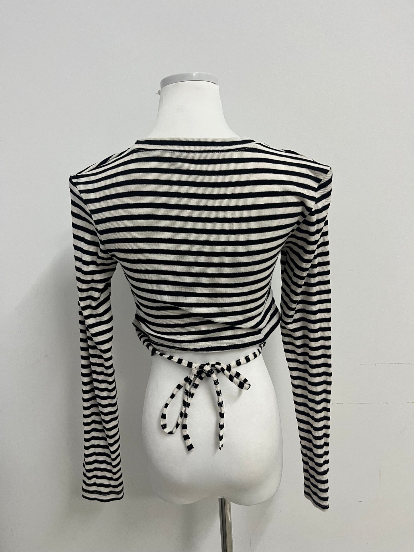 Airfox Tops as clothing Black and White Striped Long - sleeve Top - Classic Never Goes Out of Style, Fashion at Your Fingertips