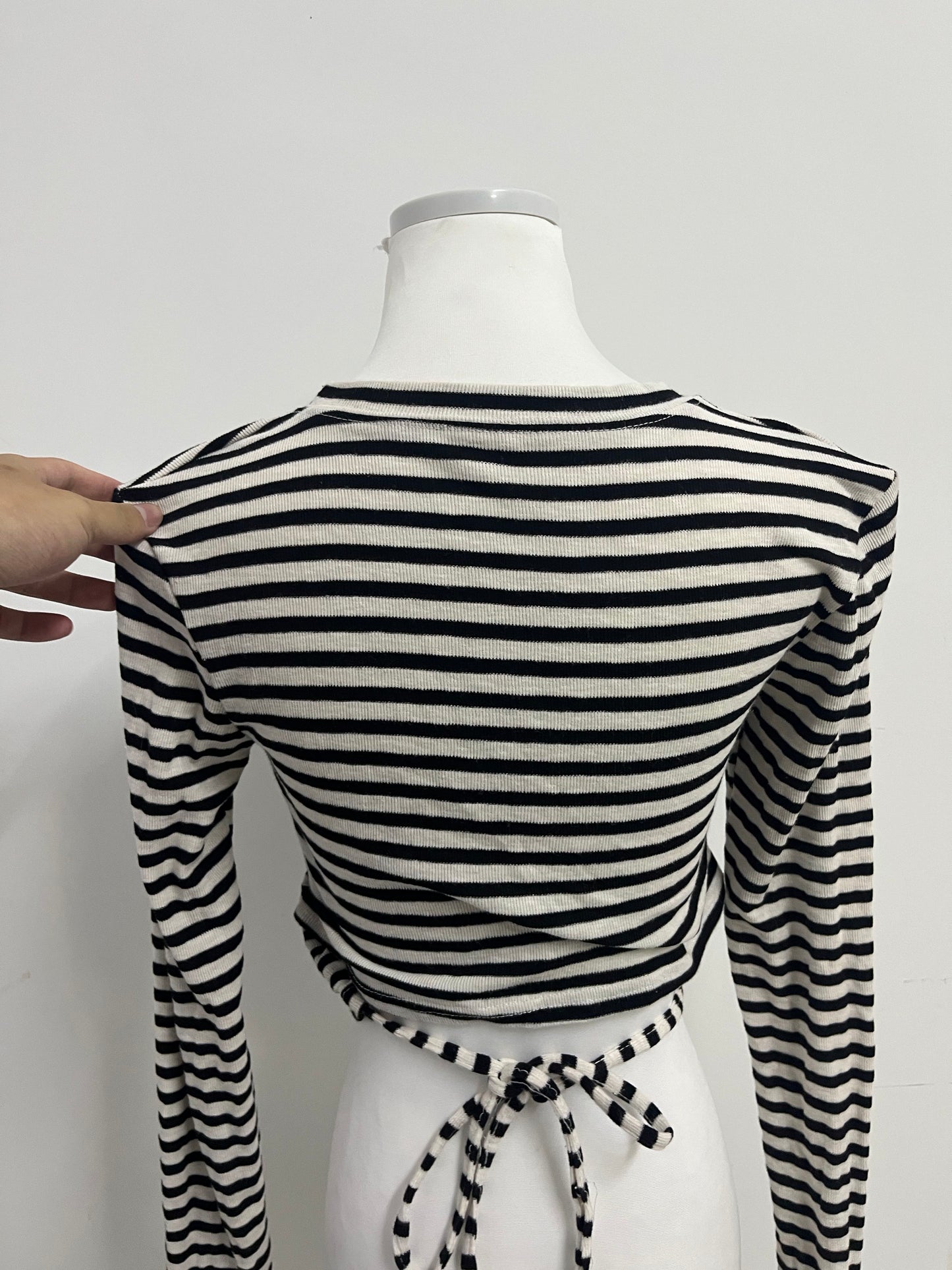 Airfox Tops as clothing Black and White Striped Long - sleeve Top - Classic Never Goes Out of Style, Fashion at Your Fingertips