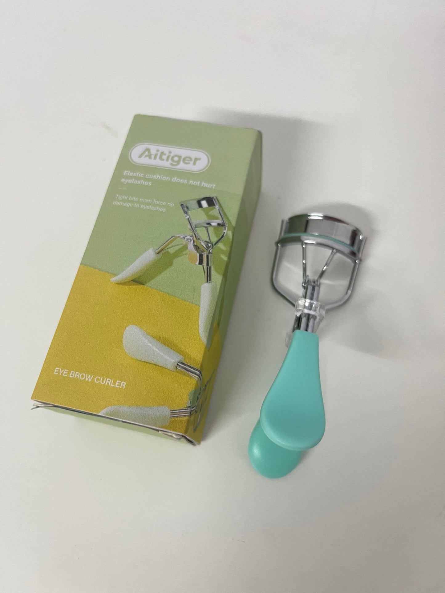 Aitiger Eyelash Curler with Elastic Cushion - Natural Curling, Lash-Friendly, Long-Lasting Makeup Essential