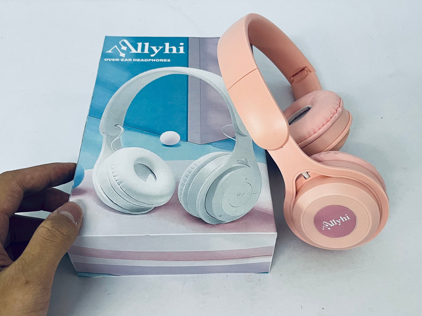 Allyhi Over-Ear Wireless Bluetooth Headphones, Macaron Pink, Comfortable Earmuff Design, Deep Bass Sound, Long Battery Life, Foldable & Portable, Ideal for Students/Commuting/Leisure