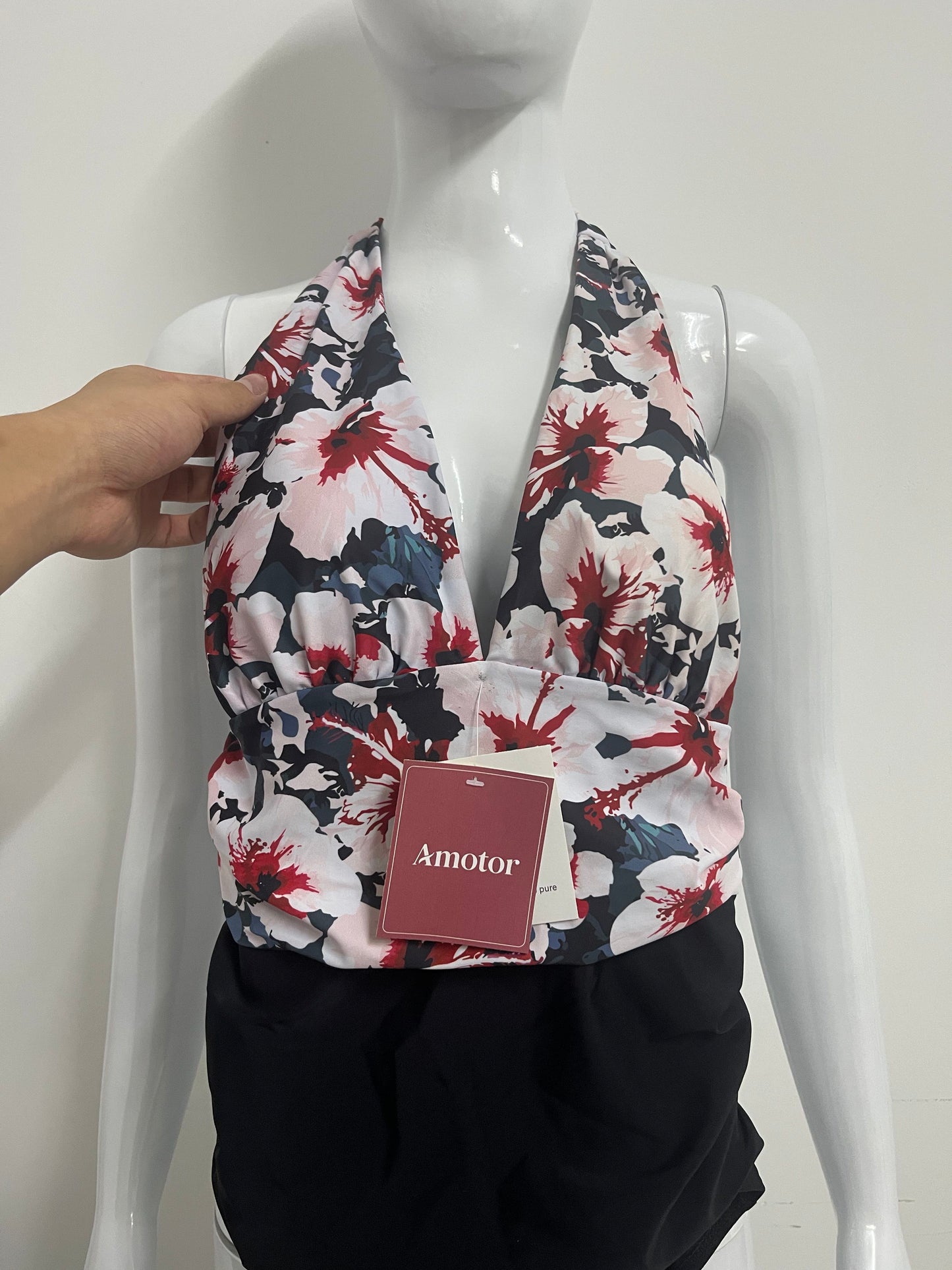 【Amotor Floral Halter One-Piece Swimsuit】—— Chic & Flattering Swimwear for Confident Beach Days