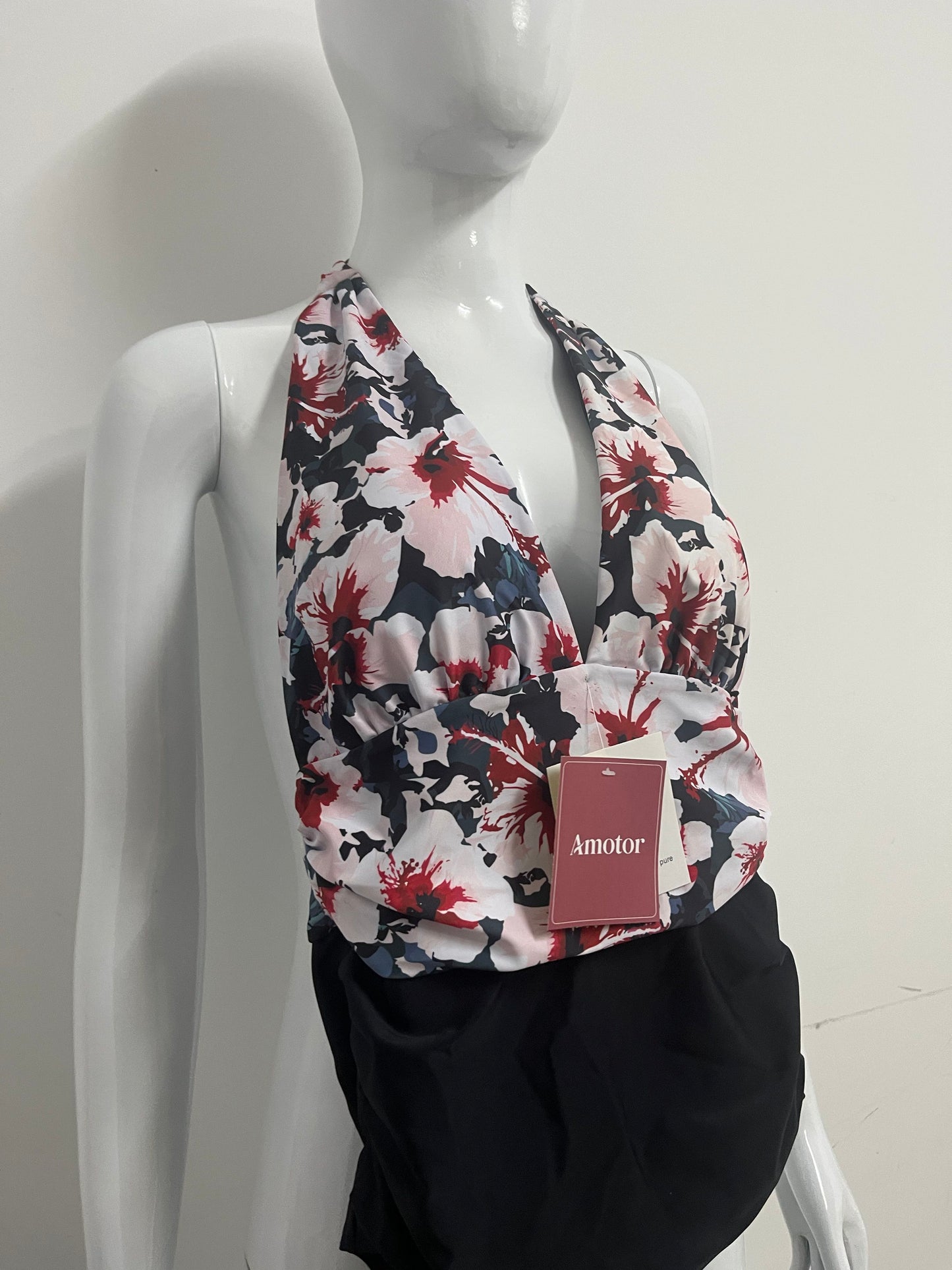 【Amotor Floral Halter One-Piece Swimsuit】—— Chic & Flattering Swimwear for Confident Beach Days