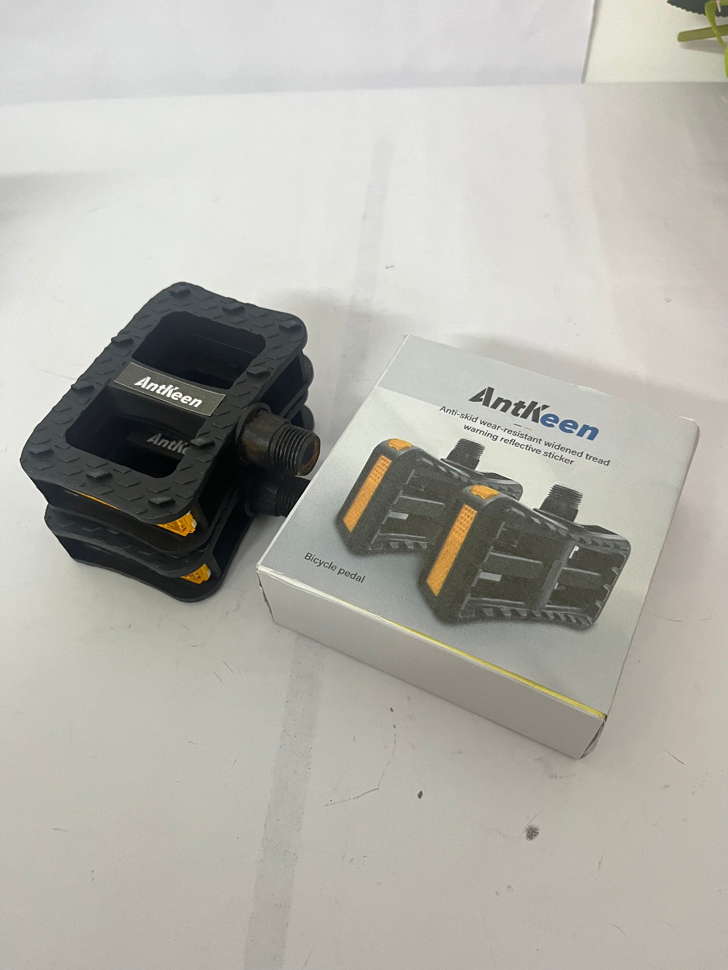 AntKeen Bike Pedals 9/16" Lightweight Non-Slip Bicycle Platform Pedals - Fits Most Adult Bikes & Mountain Bikes &MTB, Durable and Slip-Resistant Design