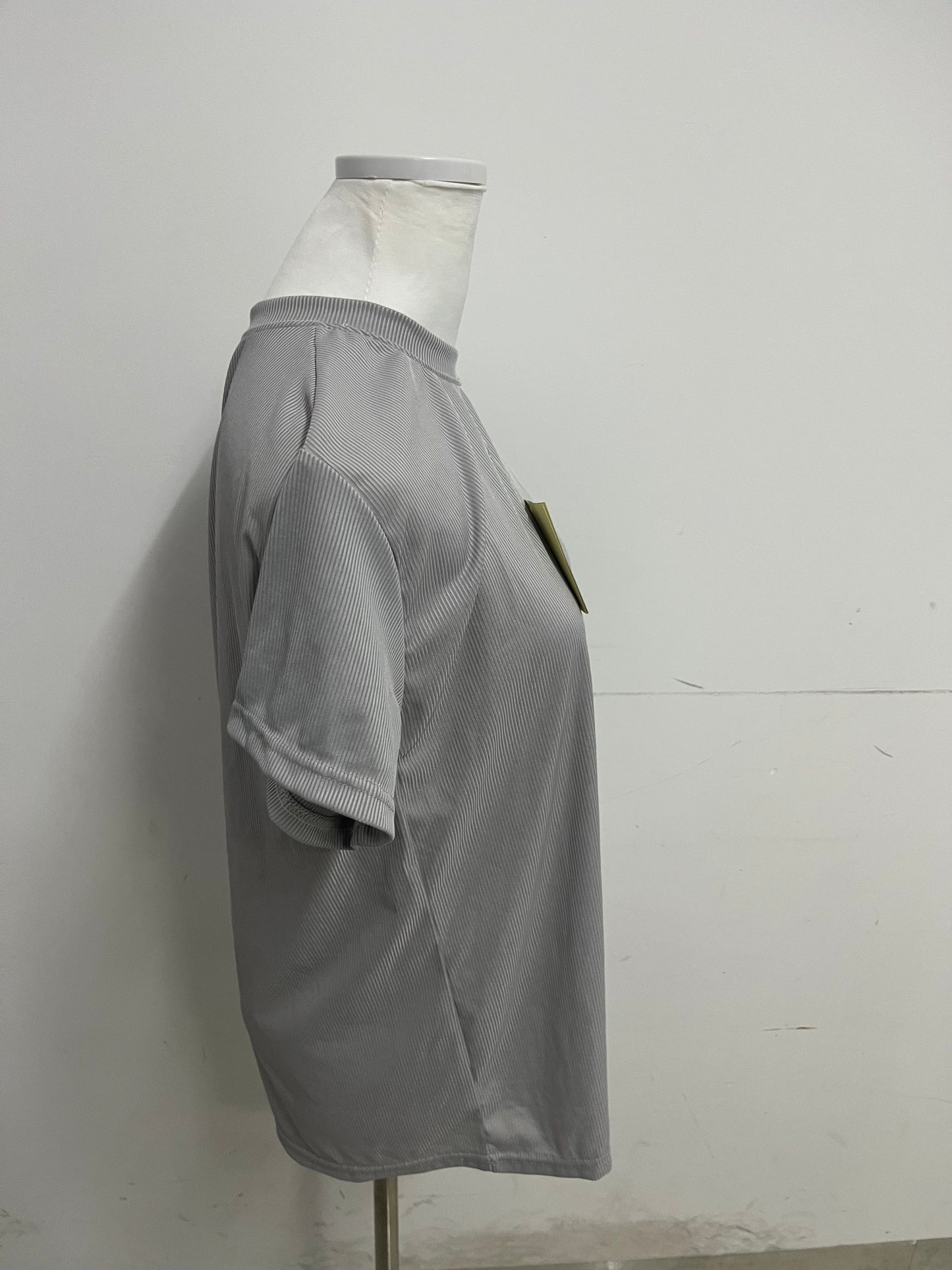 ApicalU Gray T-Shirt - Ribbed Texture for Casual & Layered Style