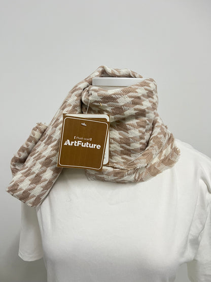 ArtFuture Plush Scarf for Women Men, Camel & White Houndstooth Pattern Scarf, Soft Fluffy Winter Scarf with Frayed Edges, Retro Casual Warm Neck Wrap Shawl for Daily Commute Streetwear Autumn Outfit