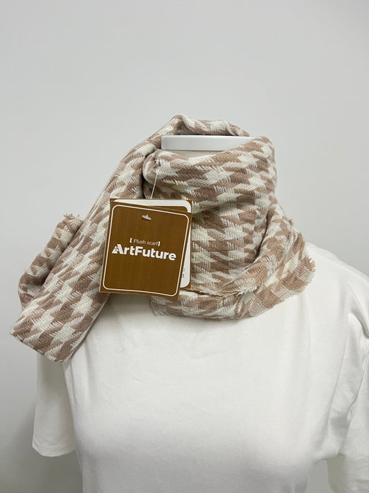 ArtFuture Plush Scarf for Women Men, Camel & White Houndstooth Pattern Scarf, Soft Fluffy Winter Scarf with Frayed Edges, Retro Casual Warm Neck Wrap Shawl for Daily Commute Streetwear Autumn Outfit