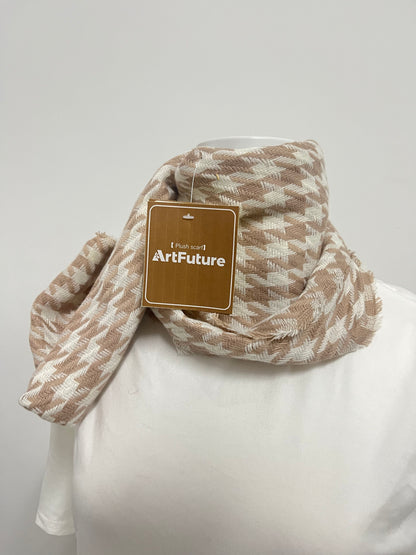 ArtFuture Plush Scarf for Women Men, Camel & White Houndstooth Pattern Scarf, Soft Fluffy Winter Scarf with Frayed Edges, Retro Casual Warm Neck Wrap Shawl for Daily Commute Streetwear Autumn Outfit