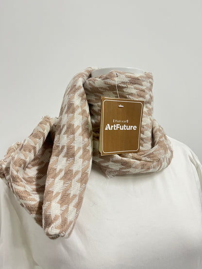ArtFuture Plush Scarf for Women Men, Camel & White Houndstooth Pattern Scarf, Soft Fluffy Winter Scarf with Frayed Edges, Retro Casual Warm Neck Wrap Shawl for Daily Commute Streetwear Autumn Outfit