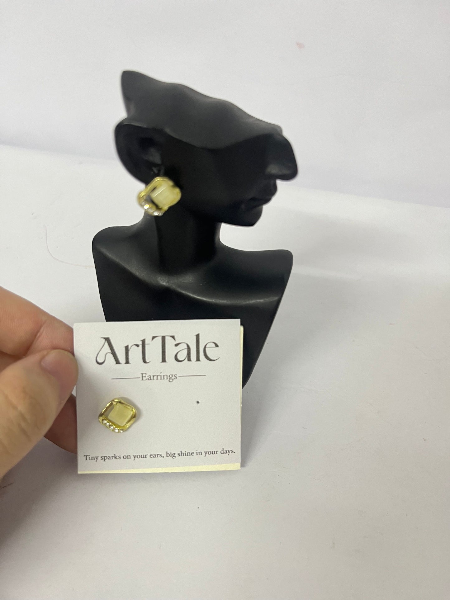 ArtTale Ear studs Geometric Diamond-Embedded Earrings - Delicate Sparks on Ears, Shining Focus in Daily Life