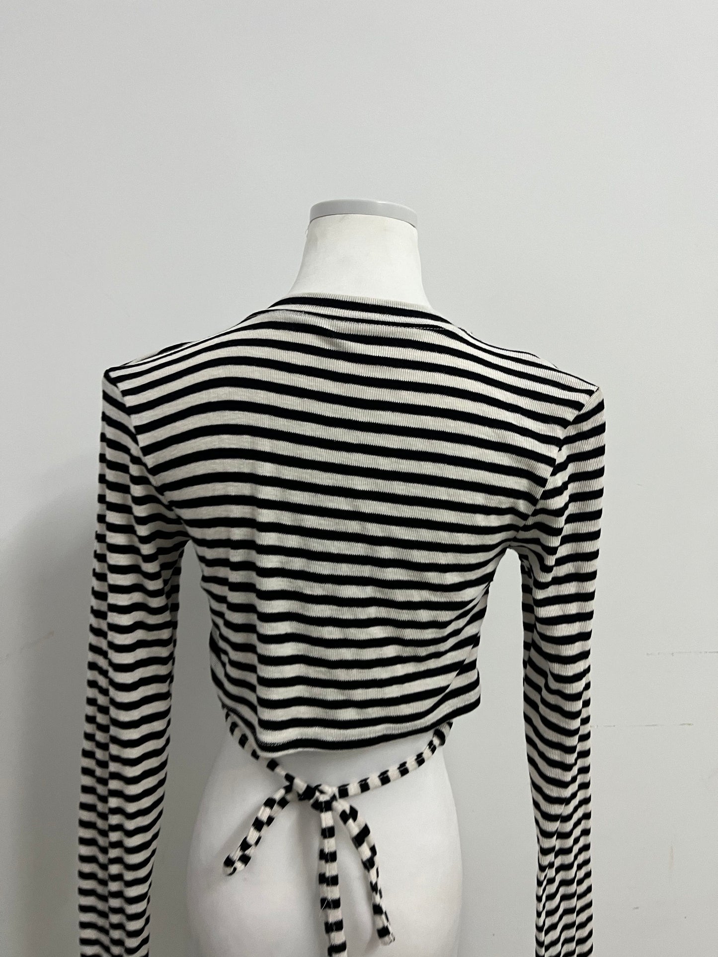 Artisthe Tops as clothing Black & White Striped Cropped Top Retro & Stylish Slim-Fitting A Versatile Essential for Four-Season Outfits