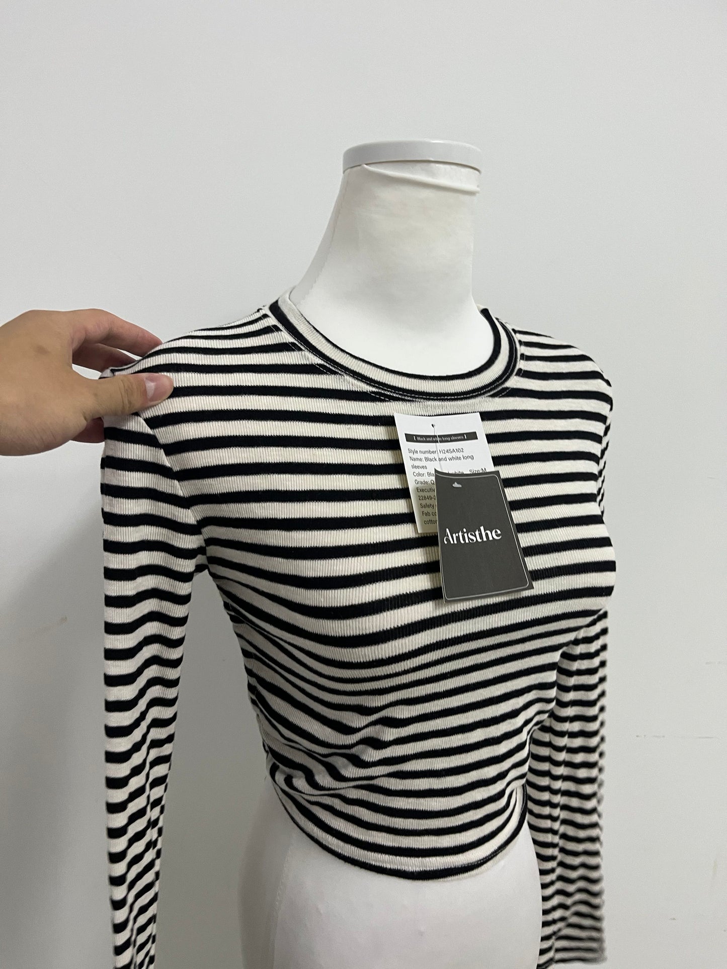 Artisthe Tops as clothing Black & White Striped Cropped Top Retro & Stylish Slim-Fitting A Versatile Essential for Four-Season Outfits