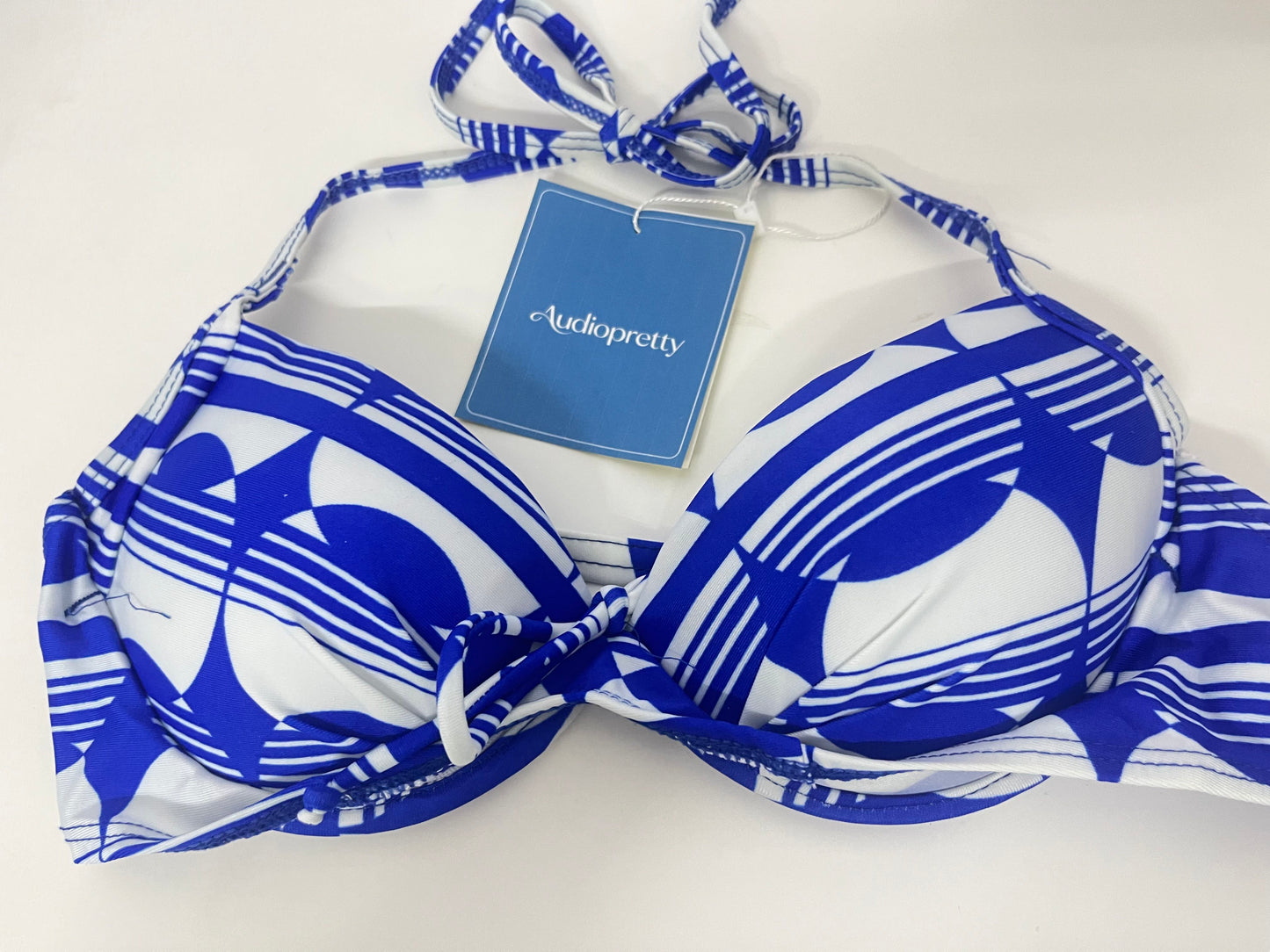 【Audiopretty Geometric Print Bikini Top】—— Stylish & Comfortable Beach Essential