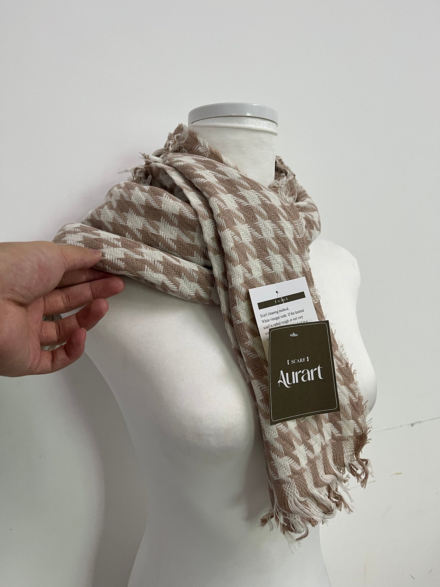 Aurart Brown and White Houndstooth Scarf: An Elegant Fusion of Classic Plaid and Textured Dressing