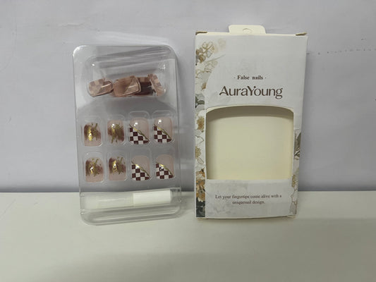 AuraYoung Retro Plaid & Gilded Fake Nails Exquisite Item for Fingertip Atmosphere