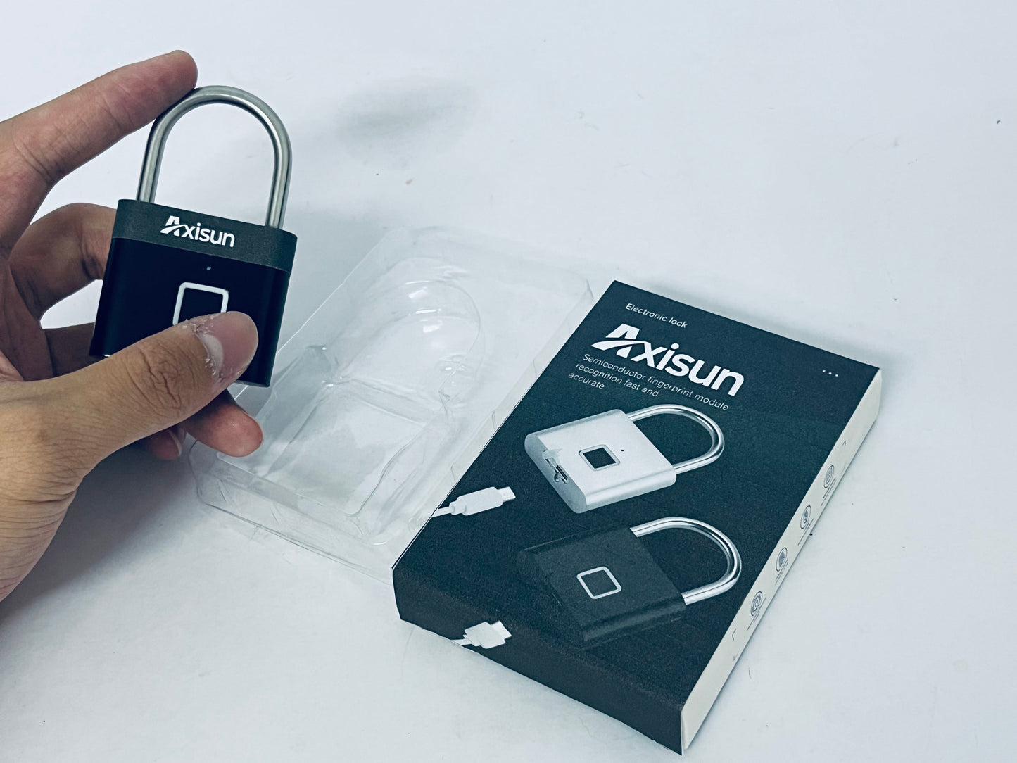Axisun Smart Fingerprint Padlock, Semiconductor Fingerprint Recognition Electronic Lock, Portable Anti-Theft Lock for Backpack, Locker, Dormitory, Gym, etc.