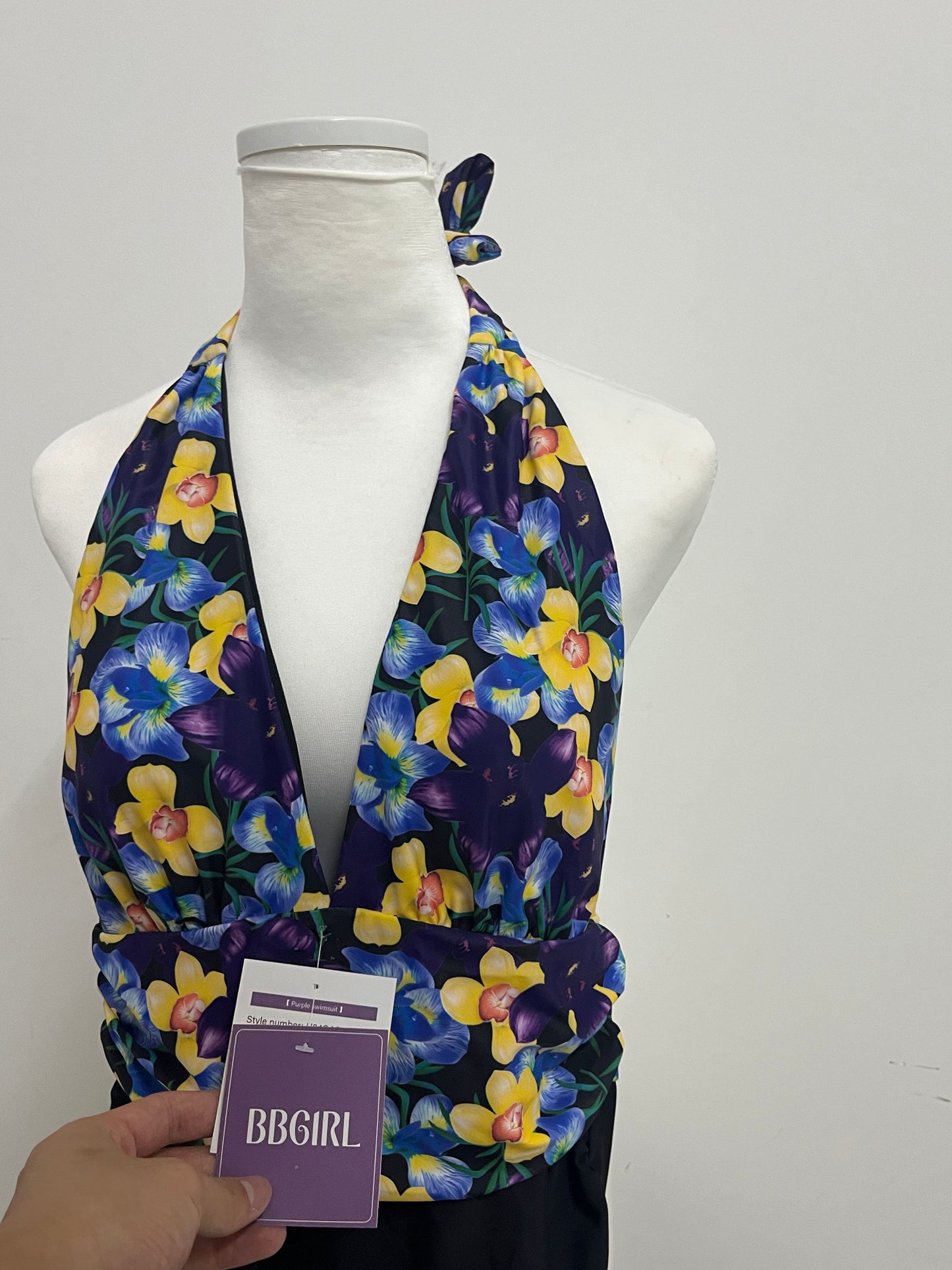 【BBGIRL Floral Halter Swimsuit】—— Vibrant & Stylish Swimwear for Summer