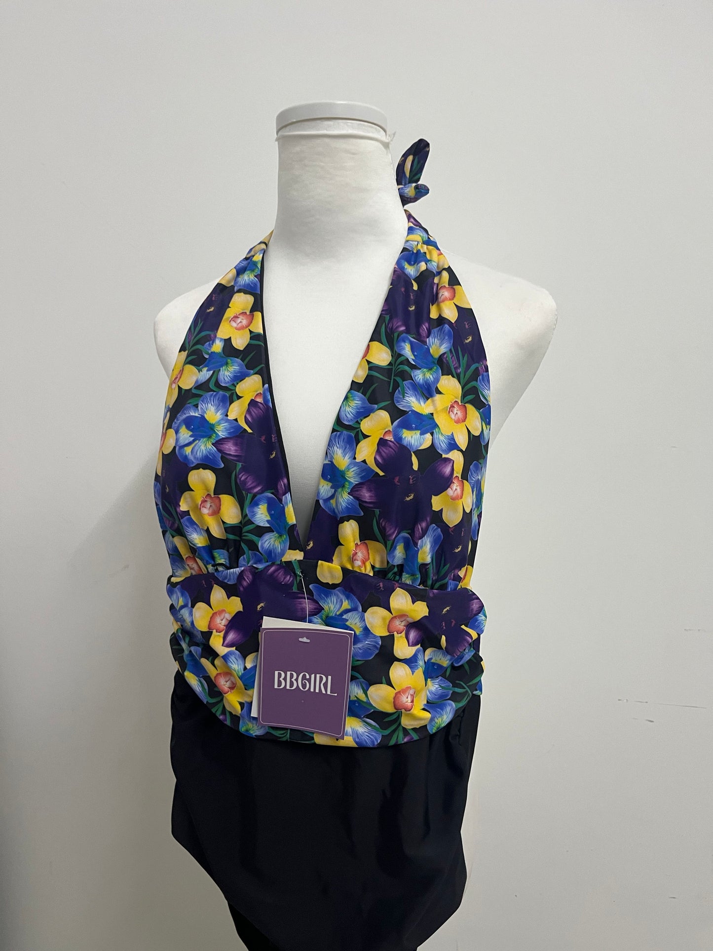 【BBGIRL Floral Halter Swimsuit】—— Vibrant & Stylish Swimwear for Summer