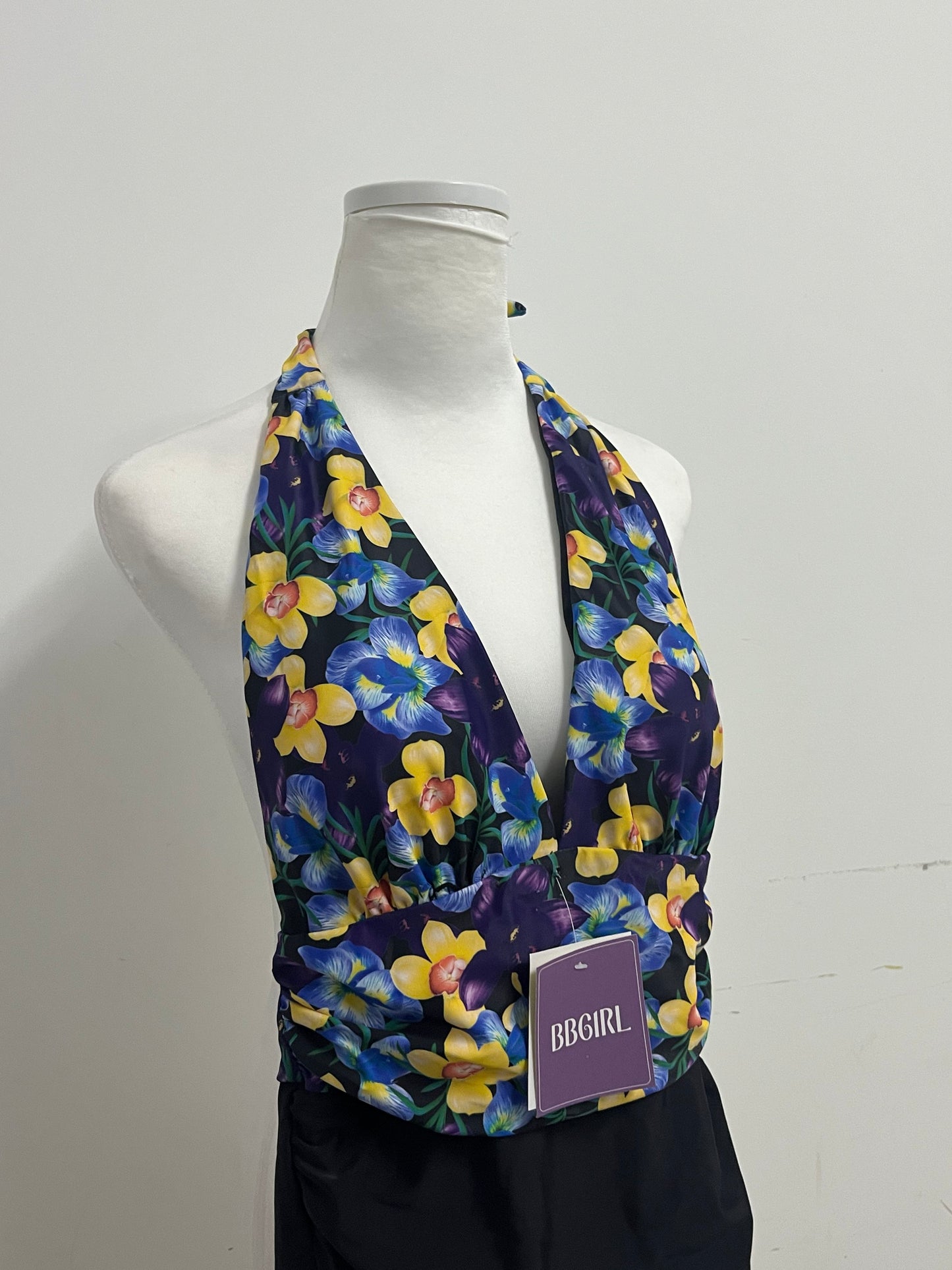 【BBGIRL Floral Halter Swimsuit】—— Vibrant & Stylish Swimwear for Summer